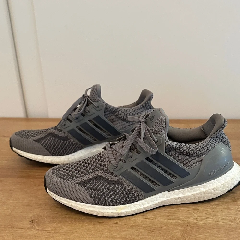 LIKE NEW Ultraboost Adidas Men's Gray Running Shoes - Picture 3 of 7